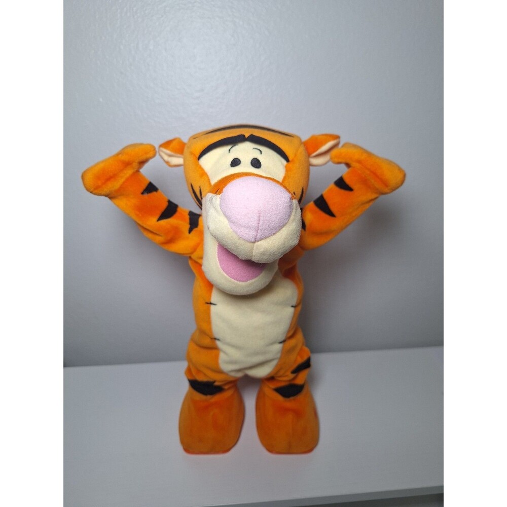 Tumble Time Tigger Fisher Price 2005 Disney Animatronic Plush Toy . HE WORKS!
